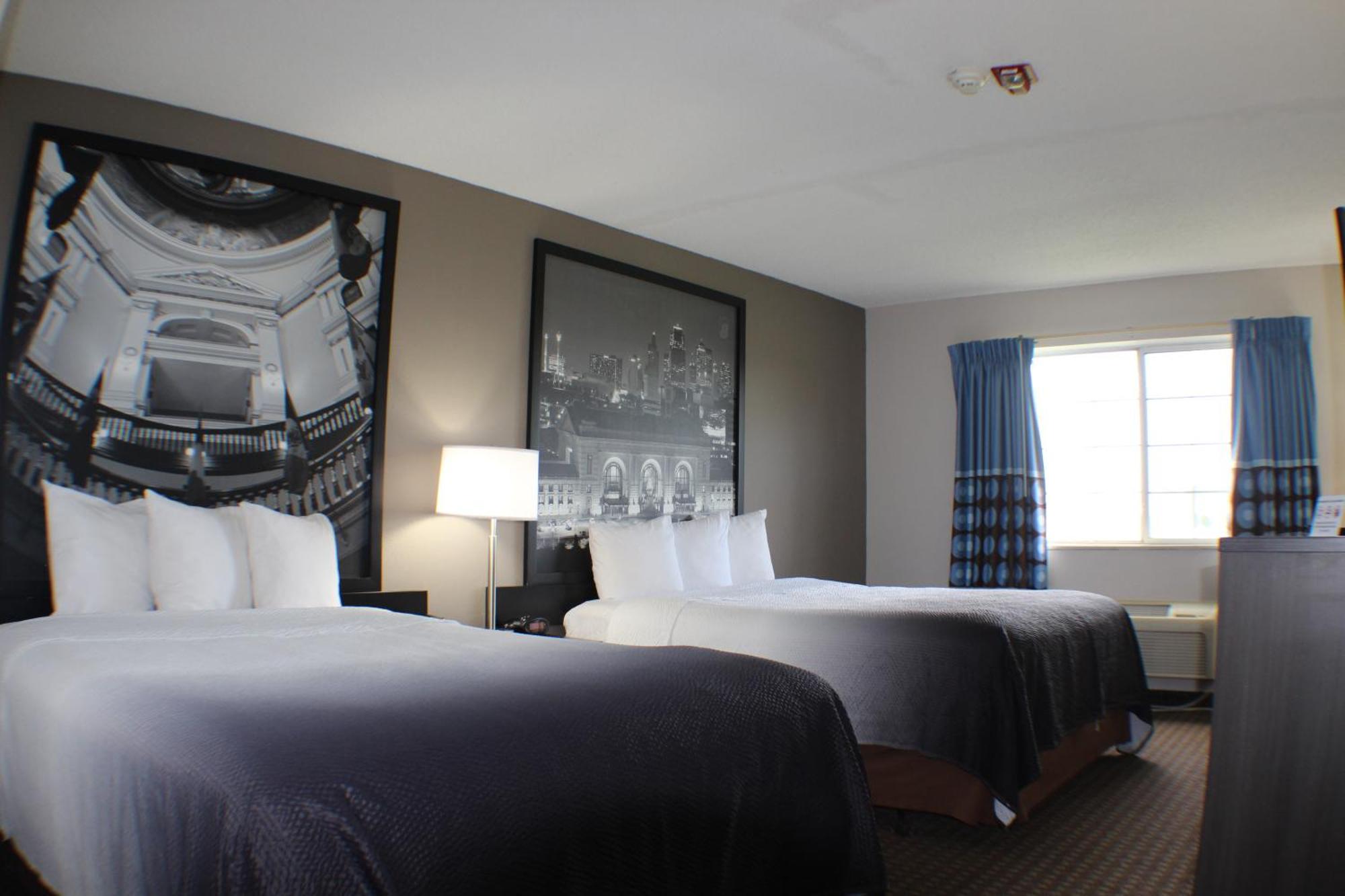 Super 8 By Wyndham Gardner Hotel Exterior photo