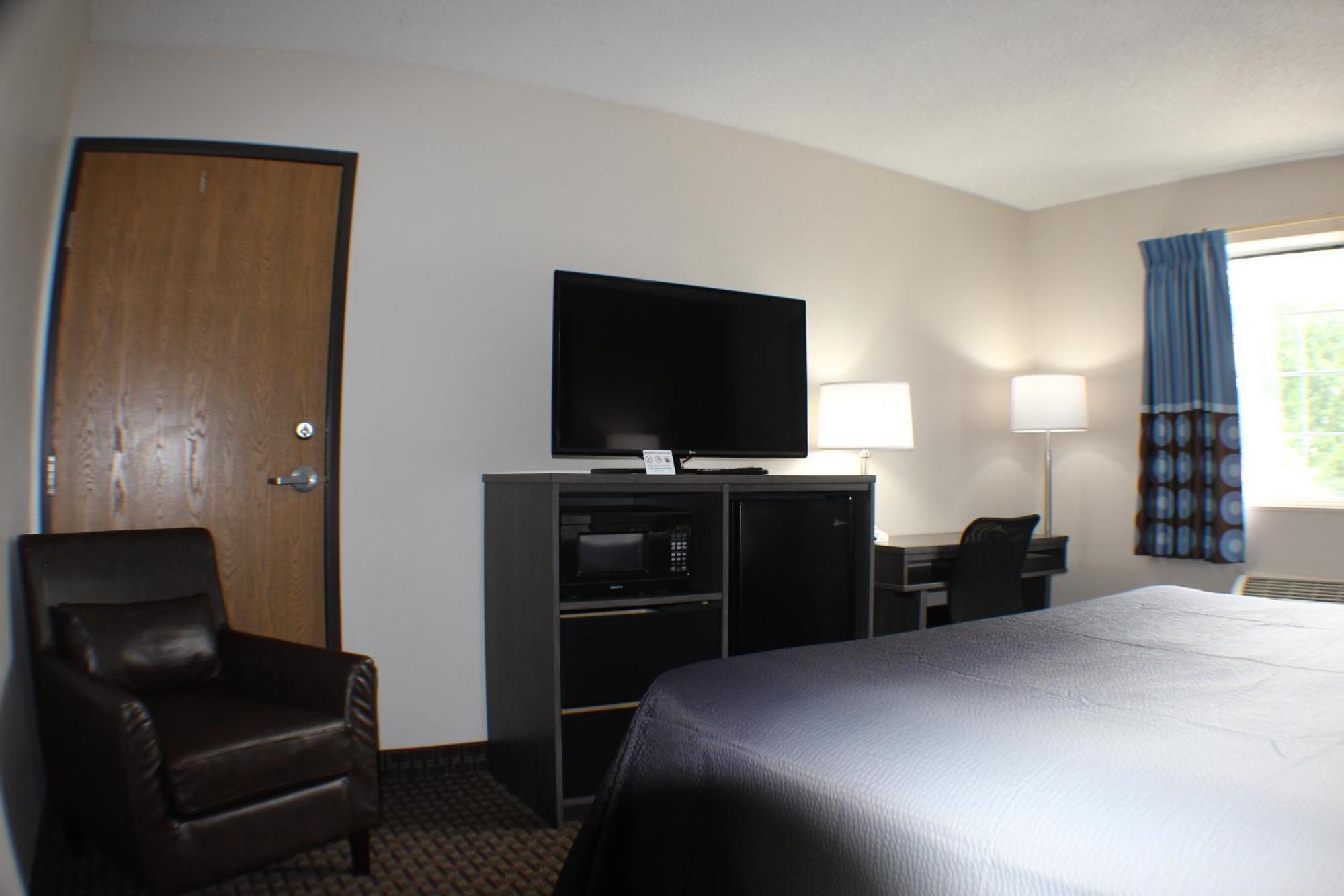 Super 8 By Wyndham Gardner Hotel Exterior photo