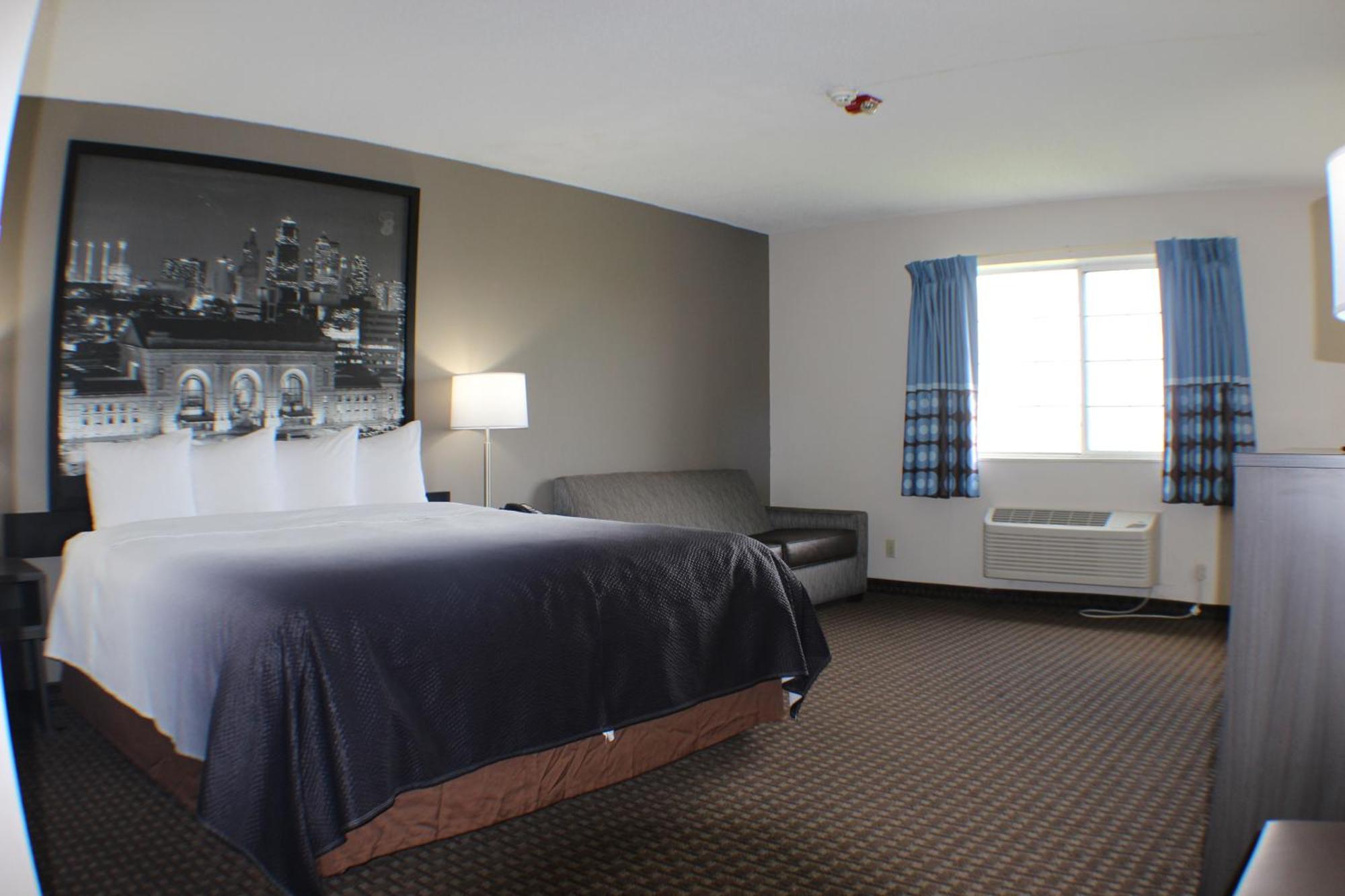 Super 8 By Wyndham Gardner Hotel Exterior photo